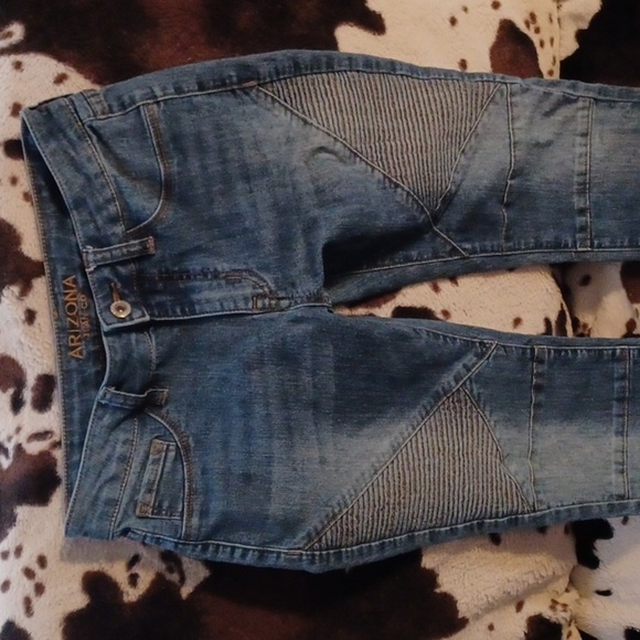 ARIZONA JEAN CO. WOMENS JEANS SIZE 5. - Picture 2 of 8